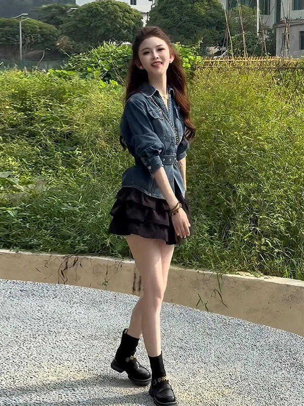 Elegant Sweet Style Women's Denim Jacket And Short Skirt Set Slim Fit Collared Two-Piece Ensemble Black Color Autumn Fashion
Elegant Sweet Style Women's Denim Jacket And Short Skirt Set Slim Fit Collared Two-Piece Ensemble Black Color Autumn Fashion