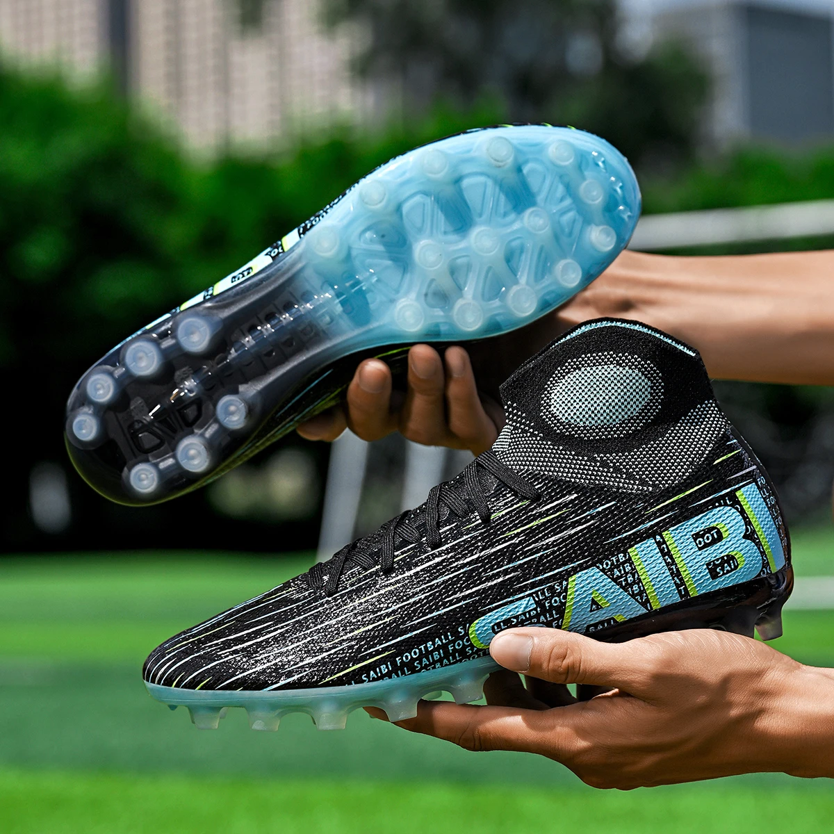 Sports style breathable football shoes FG/AG long nail artificial grass suitable for training and competition all year round
Sports style breathable football shoes FG/AG long nail artificial grass suitable for training and competition all year round