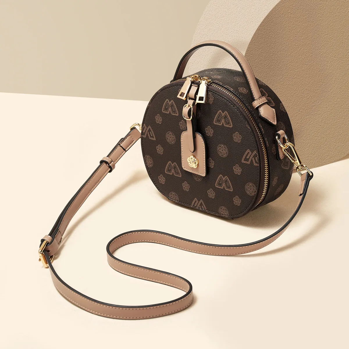 SAFIYA Chic Female Round Handbag Retro Spring Women's Shoulder Bag Casual Daily Crossbody Bag for Travel & Daily
SAFIYA Chic Female Round Handbag Retro Spring Women's Shoulder Bag Casual Daily Crossbody Bag for Travel & Daily