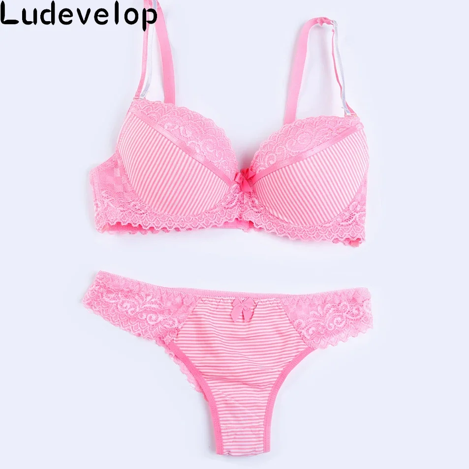 Intimate VS New push up women bra set BC cup lace lingerie set embroidery sexy young female underwear set soutien gorge
Intimate VS New push up women bra set BC cup lace lingerie set embroidery sexy young female underwear set soutien gorge