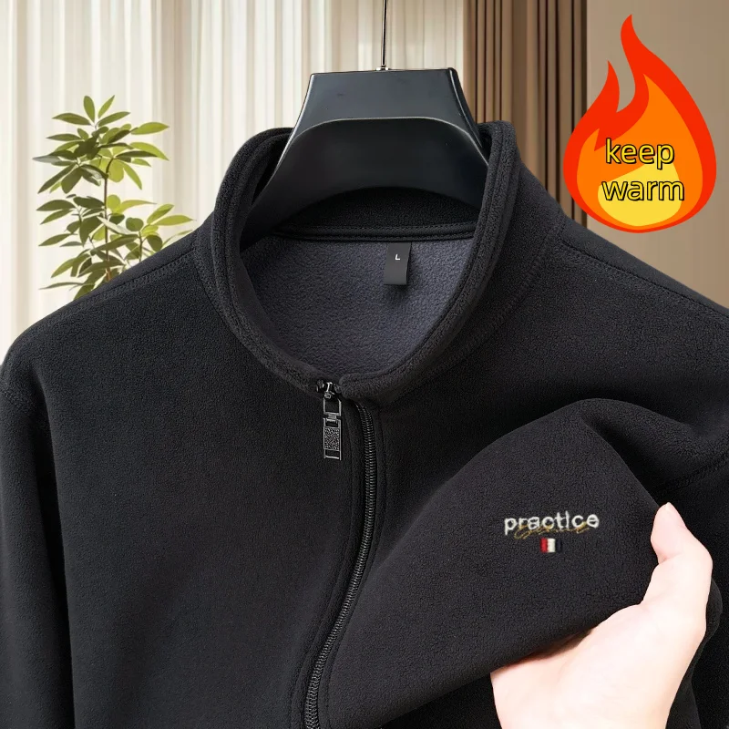 Fashionable and high-quality men's best-selling new letter embroidered cardigan top autumn and winter velvet warm zipper jacket
Fashionable and high-quality men's best-selling new letter embroidered cardigan top autumn and winter velvet warm zipper jacket