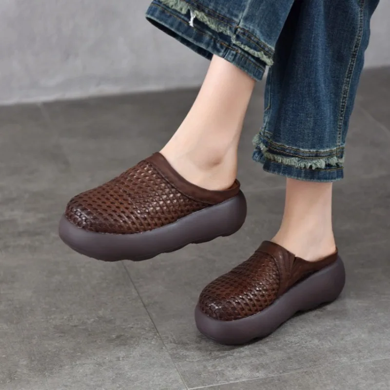 2026 New Woven Baotou Slippers Women Wear Platform Semi-drag Summer Sandals
2026 New Woven Baotou Slippers Women Wear Platform Semi-drag Summer Sandals