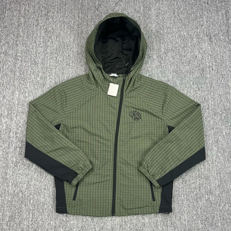 Клетчатая куртка «Сращи Mertra» для мужчин и женщин, высокое качество, винтажная классическая толстовка с капюшоном и логотипом в стиле хип-хоп, на молнии, с длинным рукавом
Клетчатая куртка «Сращи Mertra» для мужчин и женщин, высокое качество, винтажная классическая толстовка с капюшоном и логотипом в стиле хип-хоп, на молнии, с длинным рукавом