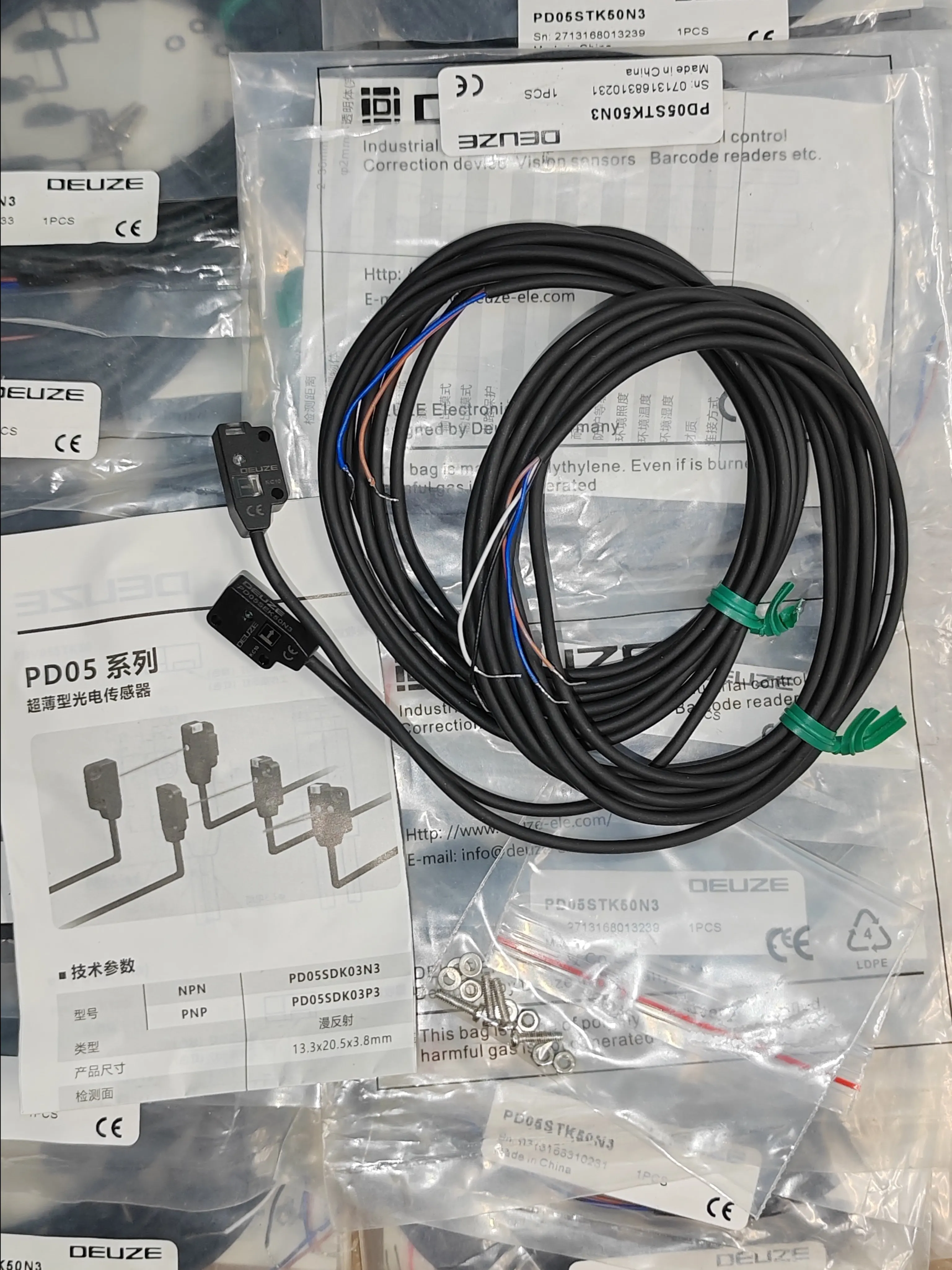 New original genuine DEUZE thin photoelectric sensor PD05STK50N3
New original genuine DEUZE thin photoelectric sensor PD05STK50N3