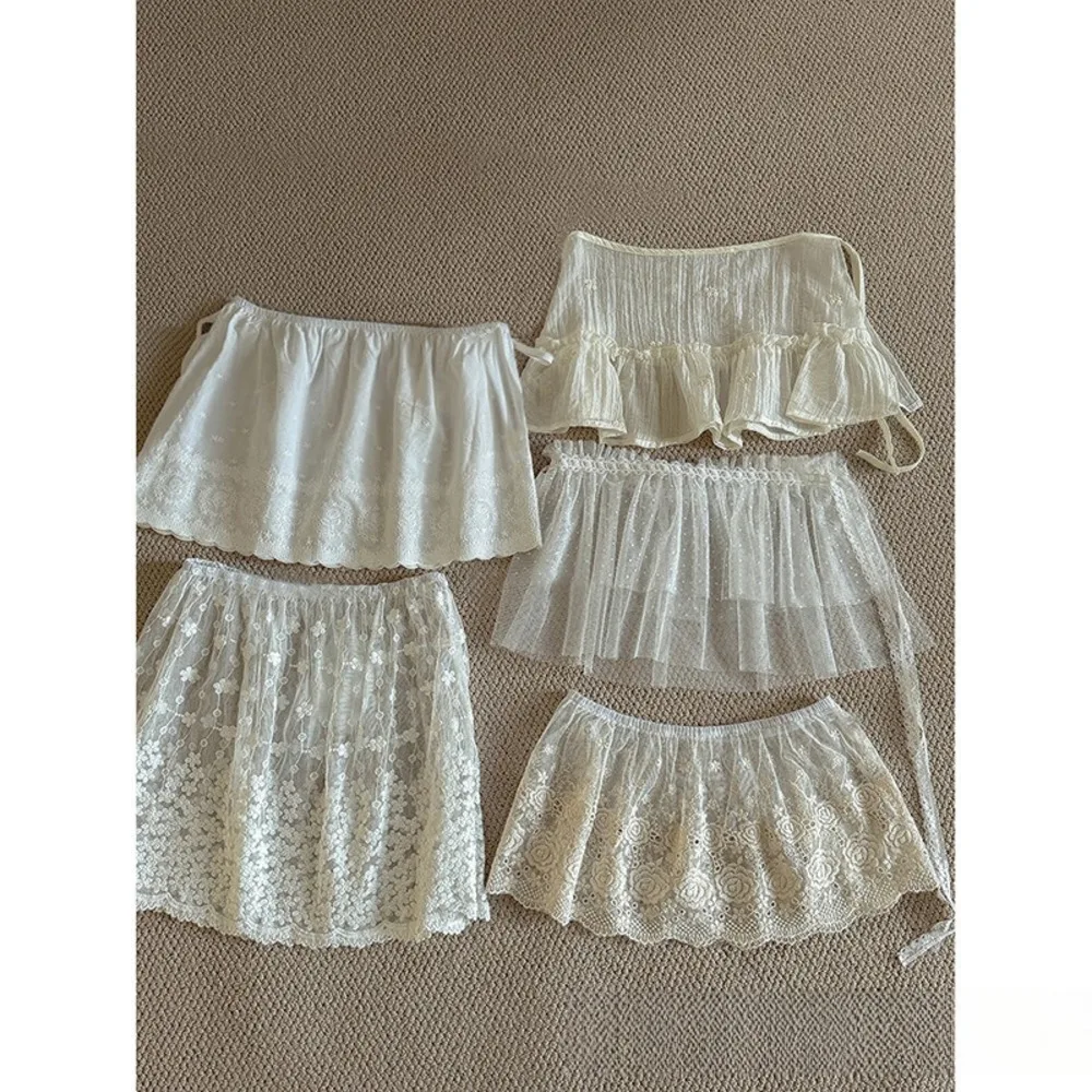 2025 Spring Womens Lace Hollow Embroidery Floral Butt Curtain Skirt Fashionable Layered Over Skirt Casual Chiffon Mini Skirt
2025 Spring Womens Lace Hollow Embroidery Floral Butt Curtain Skirt Fashionable Layered Over Skirt Casual Chiffon Mini Skirt