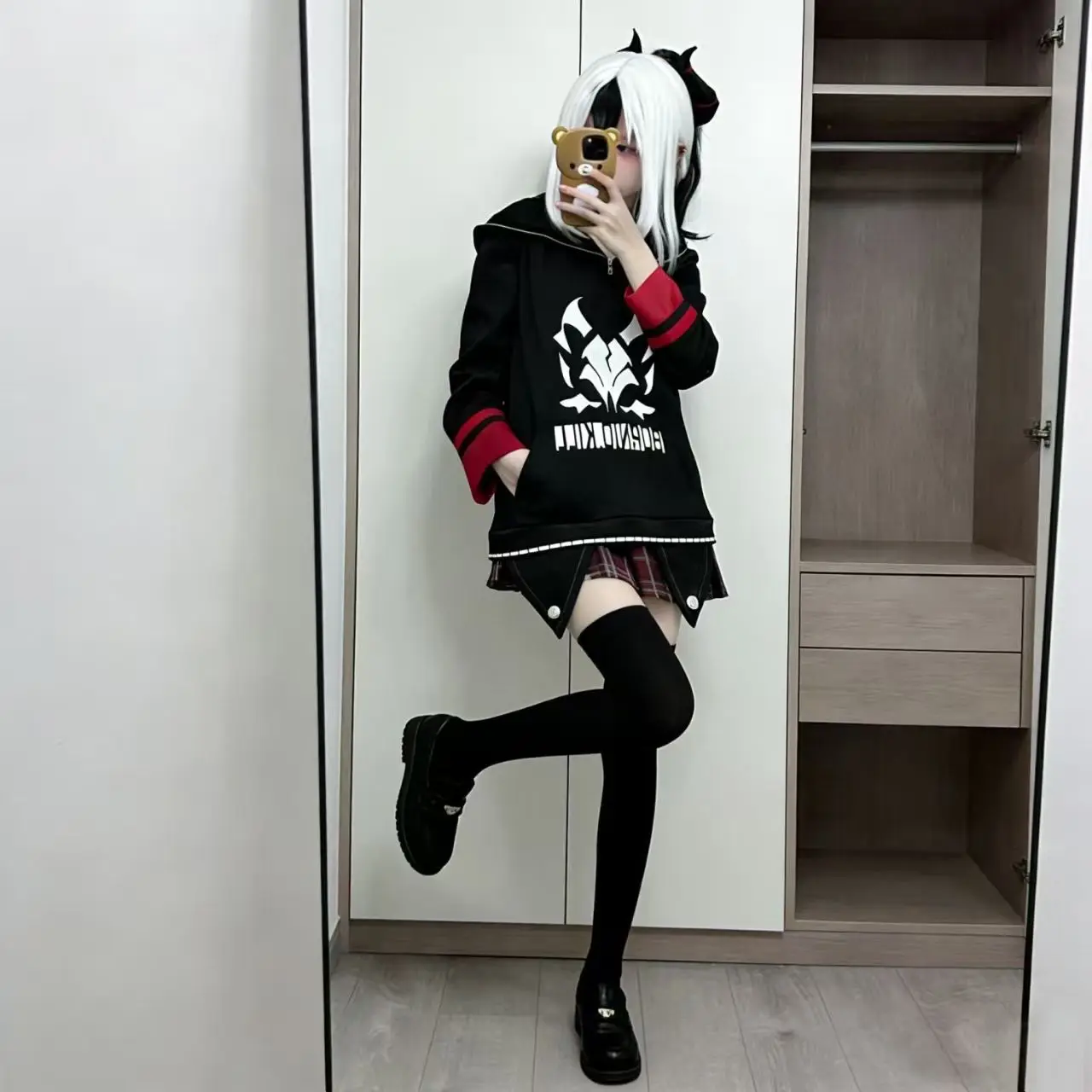 Blue Archive Kiyosumi Karako Cosplay Outfit Color-Block Sweatshirt Coat & Campus Plaid Skirt Set Daily Casual Cosplay Costume
Blue Archive Kiyosumi Karako Cosplay Outfit Color-Block Sweatshirt Coat & Campus Plaid Skirt Set Daily Casual Cosplay Costume