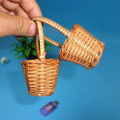 Small Kindergarten Kids Gifts Decoration Organizer Mini Rattan Weaving Storage Basket Fruit Candy Dry Flower Basket
Small Kindergarten Kids Gifts Decoration Organizer Mini Rattan Weaving Storage Basket Fruit Candy Dry Flower Basket