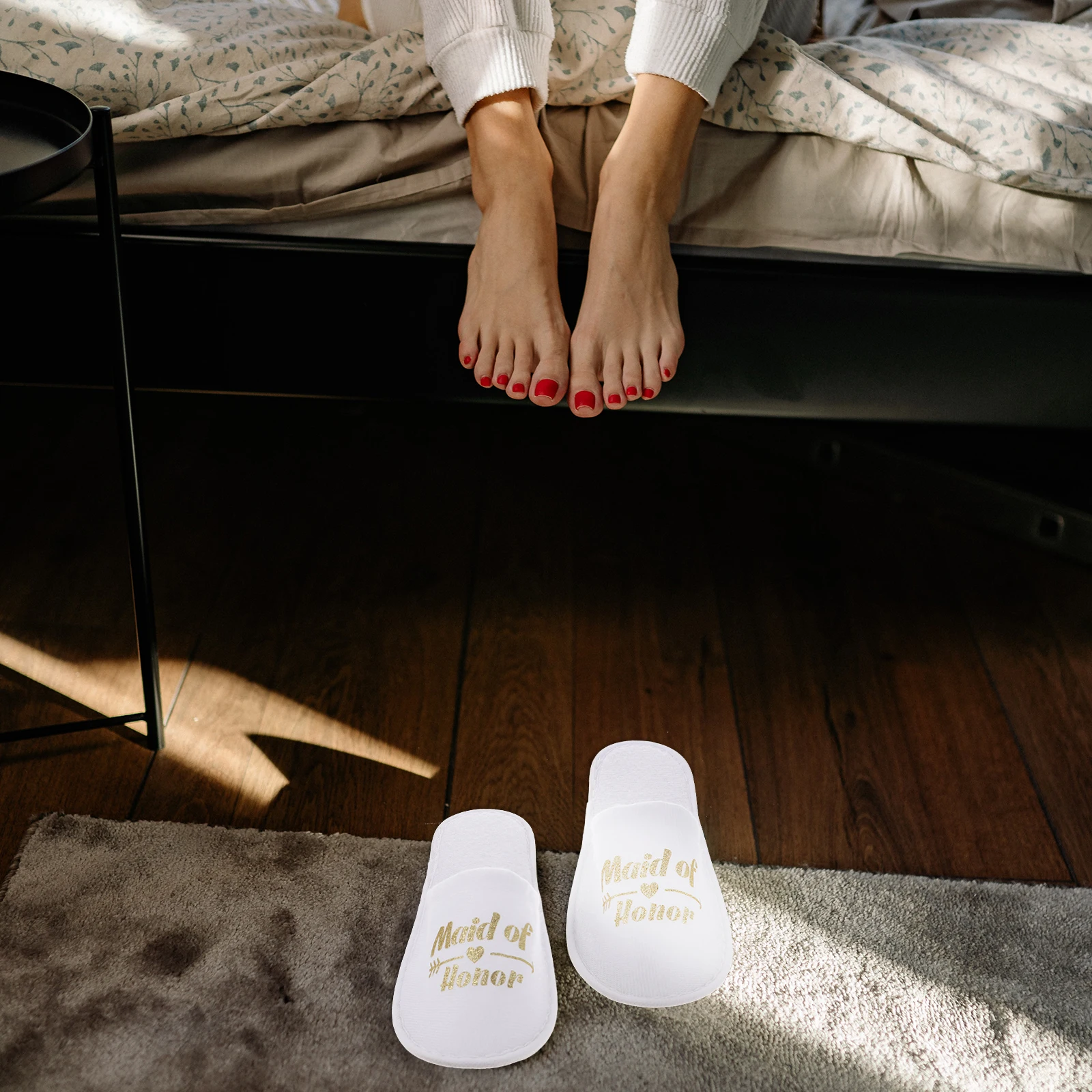 3 Pairs Party Slippers Disposable Bridal Cloth Slippers Bridesmaid Fabric Gold Letter Comfortable Indoor Footwear
3 Pairs Party Slippers Disposable Bridal Cloth Slippers Bridesmaid Fabric Gold Letter Comfortable Indoor Footwear