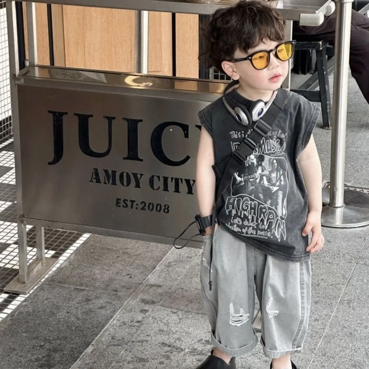 Baby Boys Denim Children Summer Kids Fashion Jean casual Letter Black Shirt +Jean Hole Shorts 2Pcs Hip hop Sets Streetwear Suits
Baby Boys Denim Children Summer Kids Fashion Jean casual Letter Black Shirt +Jean Hole Shorts 2Pcs Hip hop Sets Streetwear Suits