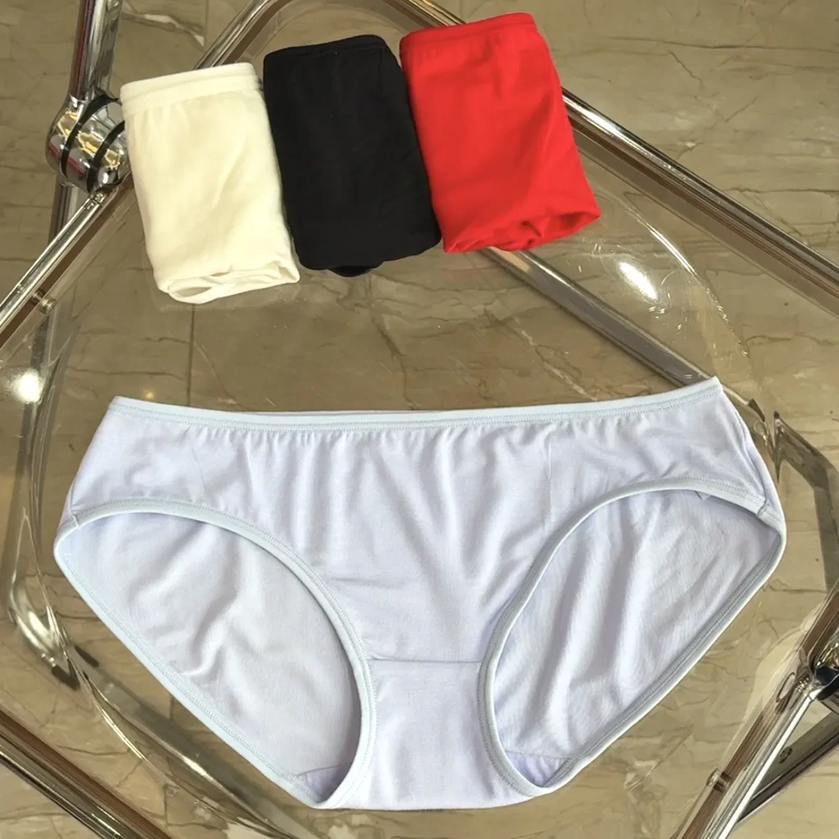 Modal girls' underwear, solid color low waist hip lift body sculpting without buttocks girls' daily briefs
Modal girls' underwear, solid color low waist hip lift body sculpting without buttocks girls' daily briefs