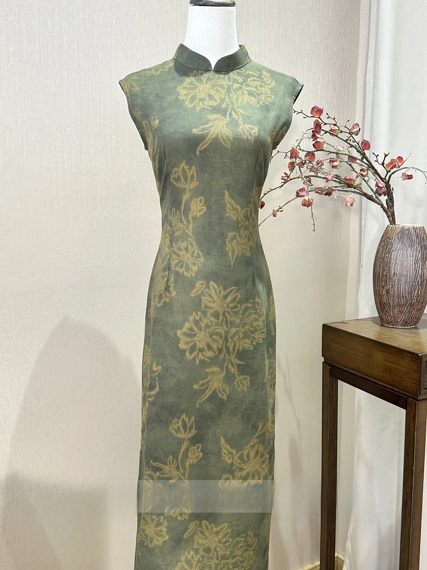 Женская длинная юбка в стиле ретро для повседневной носки, дышащая, с цветочным узором в китайском стиле, для молодых женщин.
Женская длинная юбка в стиле ретро для повседневной носки, дышащая, с цветочным узором в китайском стиле, для молодых женщин.