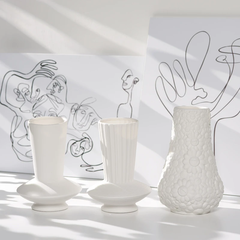 Ceramic dried flower vase - an ins product featuring Nordic creativity and simplicity
Ceramic dried flower vase - an ins product featuring Nordic creativity and simplicity
