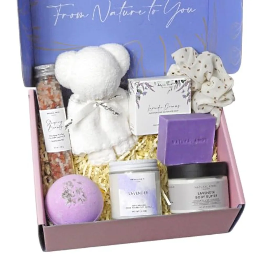 Набор для спа-процедур Natural Amor Lavender для женщин, 7 предметов: мыло, свеча, бальзам для ванны.
Набор для спа-процедур Natural Amor Lavender для женщин, 7 предметов: мыло, свеча, бальзам для ванны.