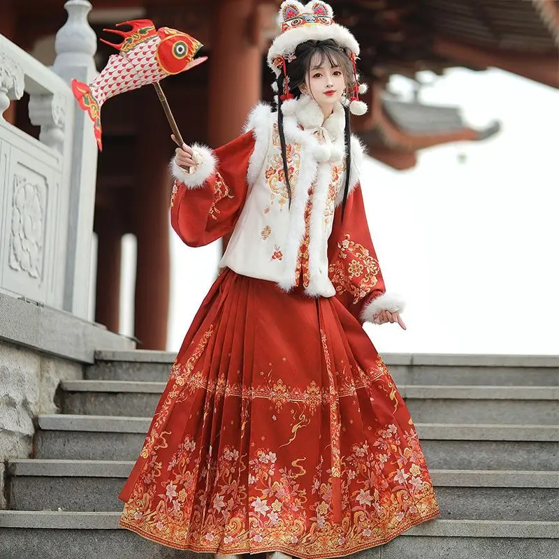 Новое оригинальное зимнее платье Hanfu для взрослых женщин, стиль династии Мин, юбка с конским лицом, комплект с квадратным воротником, гибкий утолщенный комплект для ежедневного использования
Новое оригинальное зимнее платье Hanfu для взрослых женщин, стиль династии Мин, юбка с конским лицом, комплект с квадратным воротником, гибкий утолщенный комплект для ежедневного использования