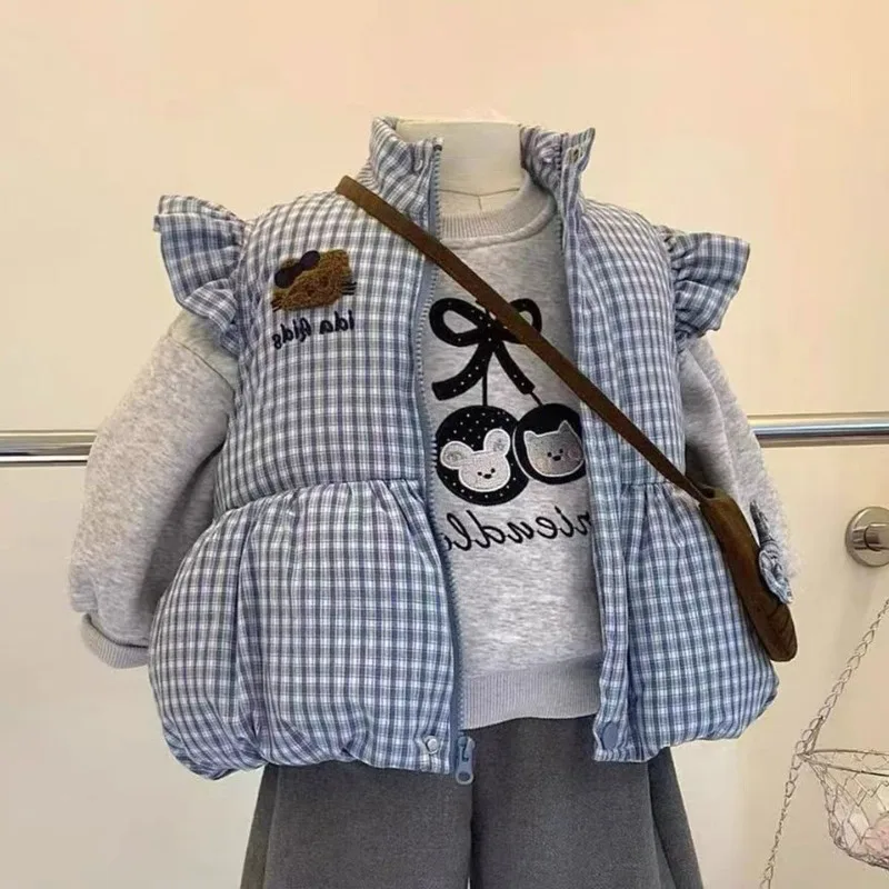 Kawaii Hello Kitty Sanrio Student Cute Cartoon Comfortable Warm Vest Children Fleece Vests Christmas Gifts for Kids 
Kawaii Hello Kitty Sanrio Student Cute Cartoon Comfortable Warm Vest Children Fleece Vests Christmas Gifts for Kids