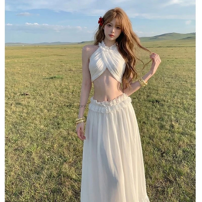 White Halter Crop Top Two-Piece Dress Set For Women Summer Beach Vacation Fairy Long Skirt Two-Piece Set Women Travel Wear
White Halter Crop Top Two-Piece Dress Set For Women Summer Beach Vacation Fairy Long Skirt Two-Piece Set Women Travel Wear