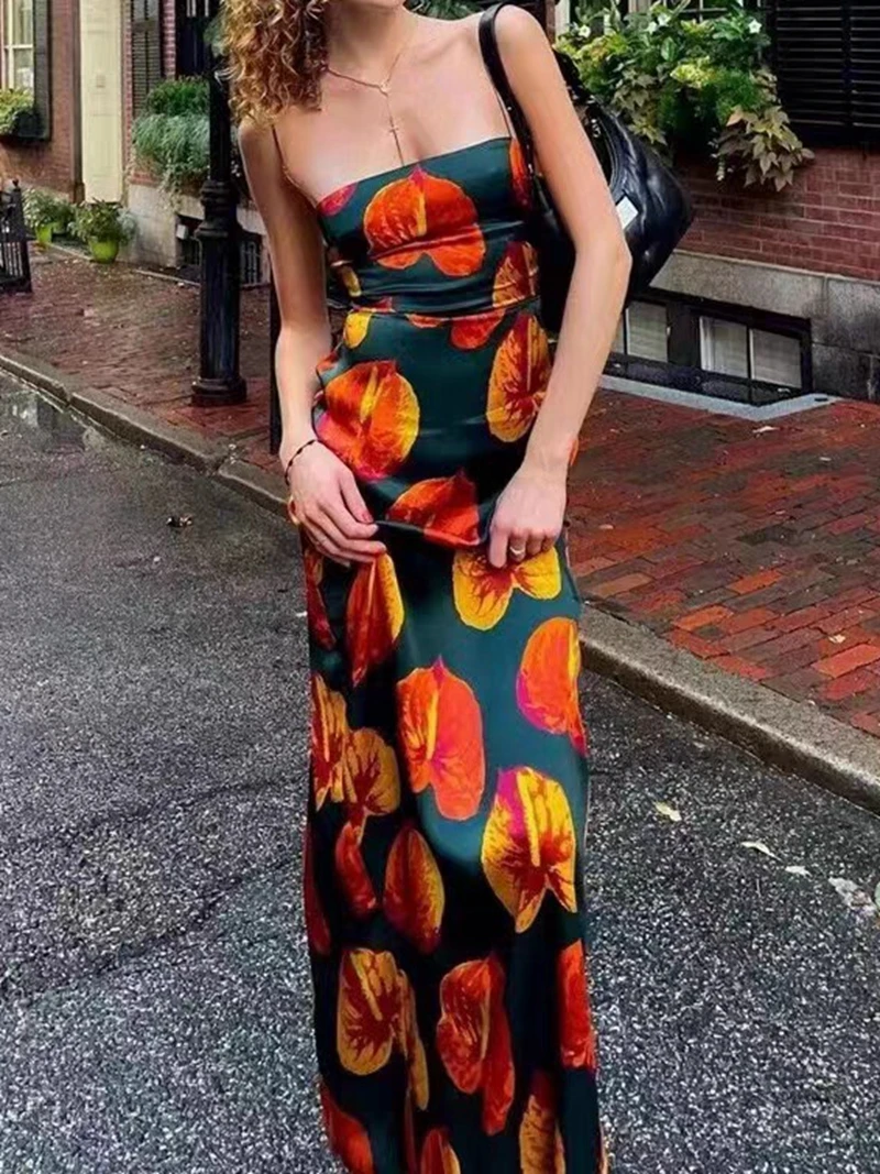 Aristocratic style Slim Slim Slim Slim Sling Sling Long Silk Dress Vacation Leaky Back Chest Skirt Black Long Dress
Aristocratic style Slim Slim Slim Slim Sling Sling Long Silk Dress Vacation Leaky Back Chest Skirt Black Long Dress