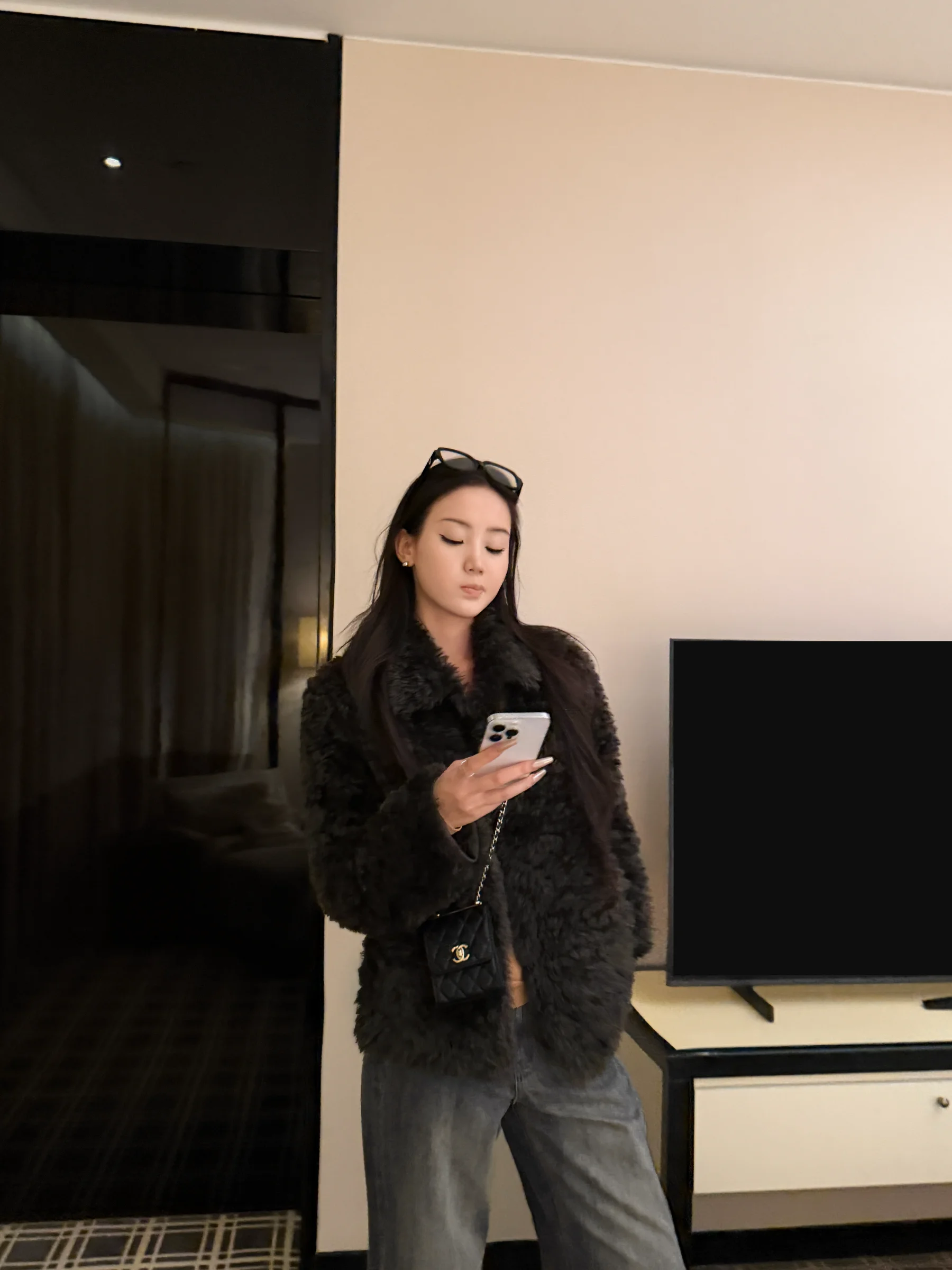 5werkwen ort Sli Faux Fur Jaet Women's Eco-friendly Cus-Dyed Wood Coffee Color Small Collar Inteated Leather Coat
5werkwen ort Sli Faux Fur Jaet Women's Eco-friendly Cus-Dyed Wood Coffee Color Small Collar Inteated Leather Coat