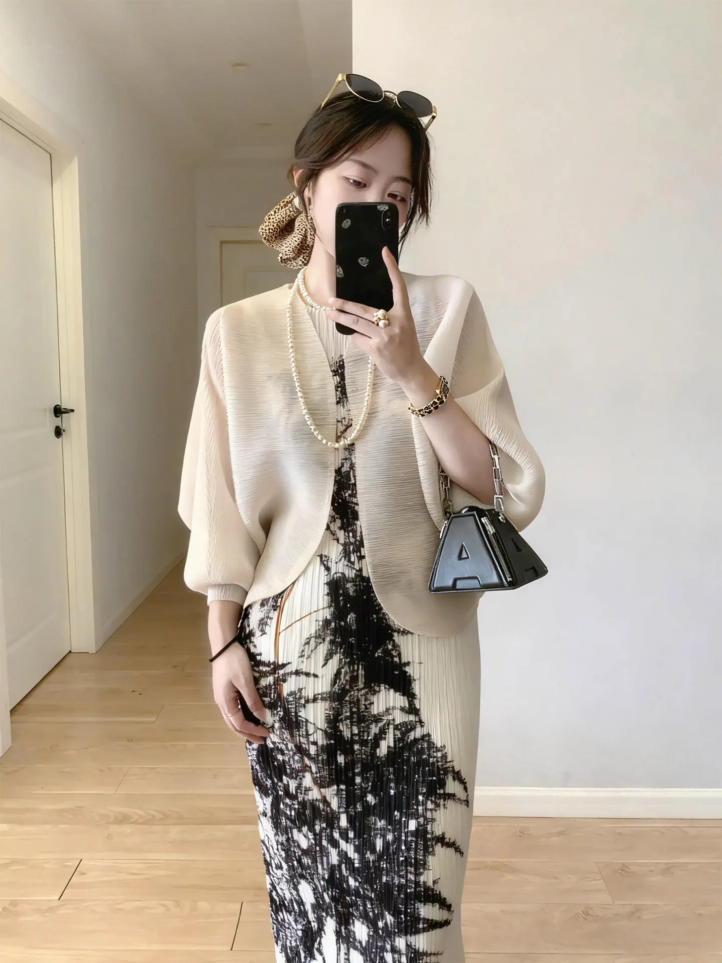 Fashionable Print Dress And Cardigan Two-Piece Set Women's High-End Spring Autumn Wear Polyester Long Sleeve round Neck Design
Fashionable Print Dress And Cardigan Two-Piece Set Women's High-End Spring Autumn Wear Polyester Long Sleeve round Neck Design
