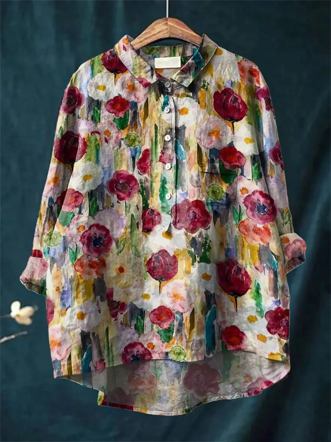 Ladies' casual loose fit floral printed button up shirt - a versatile top for all seasons, Oil painting like floral patterns
Ladies' casual loose fit floral printed button up shirt - a versatile top for all seasons, Oil painting like floral patterns