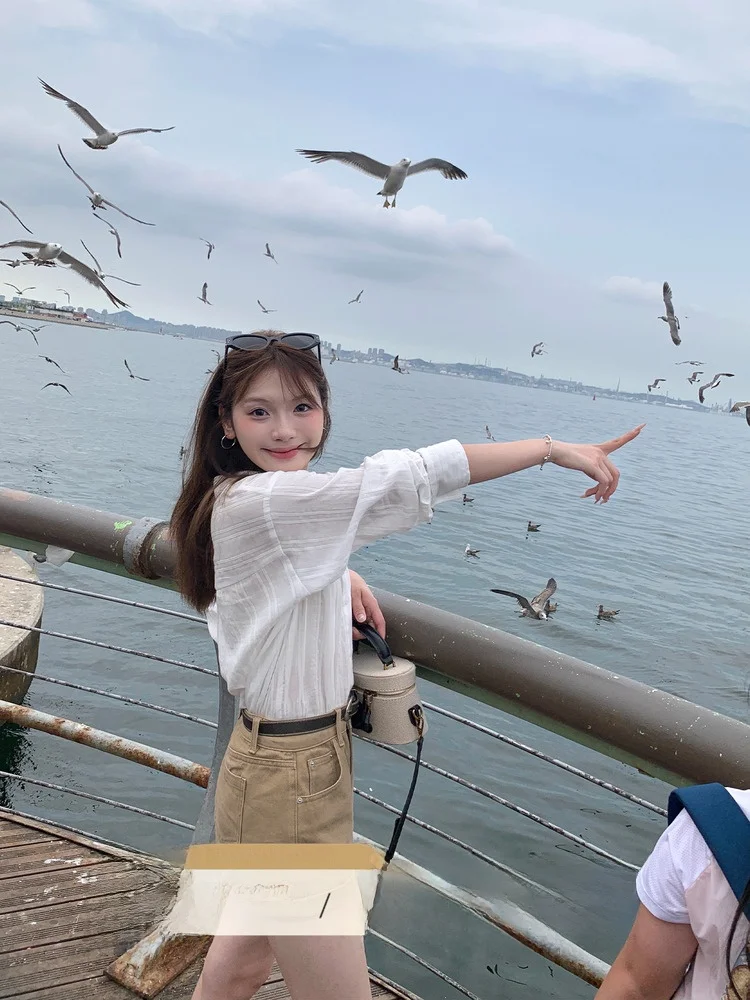 White Long Sve Women's irt Casual Sle Loose Fit Cotton Material Autumn New Arrival Faion Design Premium Quali
White Long Sve Women's irt Casual Sle Loose Fit Cotton Material Autumn New Arrival Faion Design Premium Quali