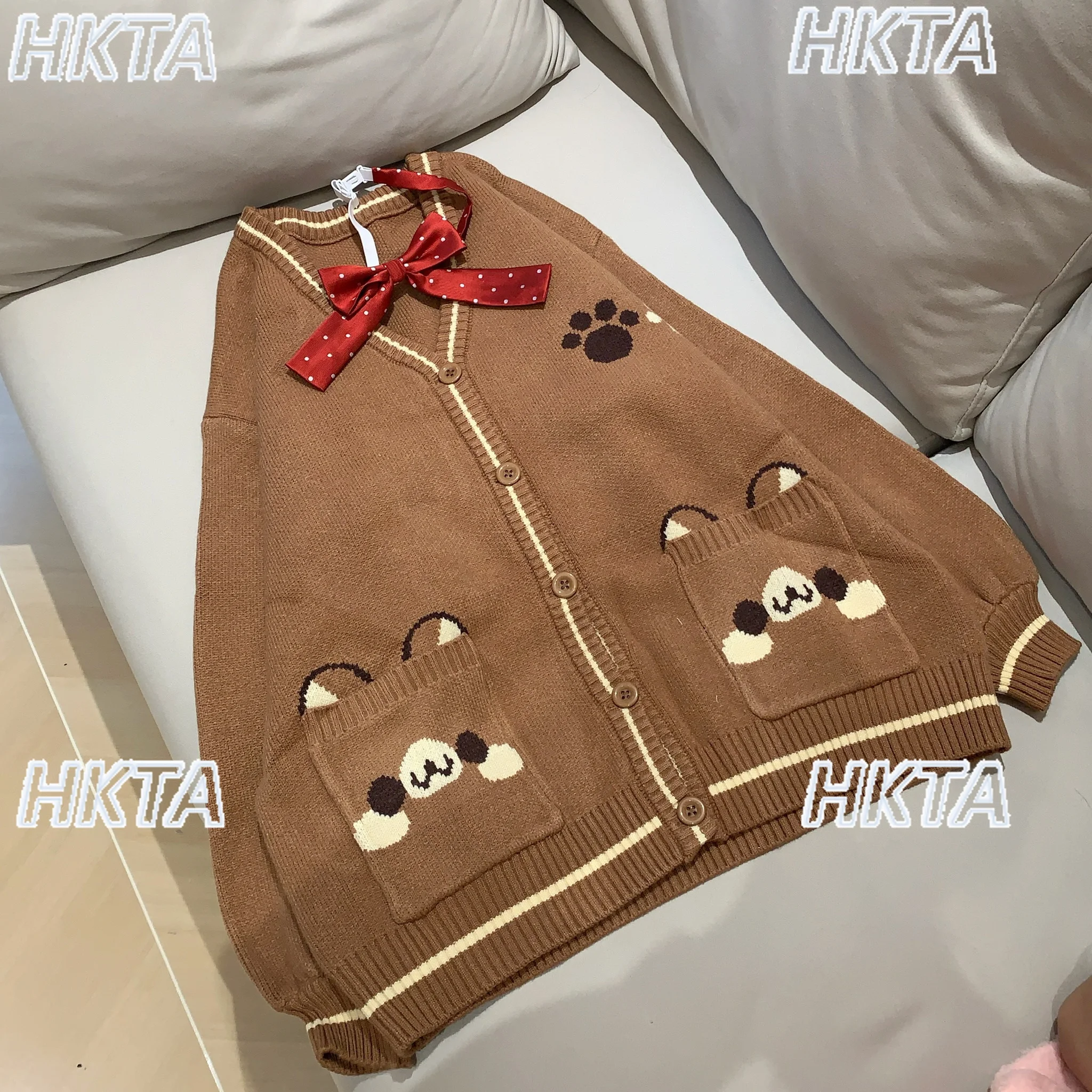 Kawaii милый мультфильм мягкий повседневный универсальный толстый осенний свитер с вышивкой куртки с v-образным вырезом и длинными рукавами кардиган пальто женские
Kawaii милый мультфильм мягкий повседневный универсальный толстый осенний свитер с вышивкой куртки с v-образным вырезом и длинными рукавами кардиган пальто женские