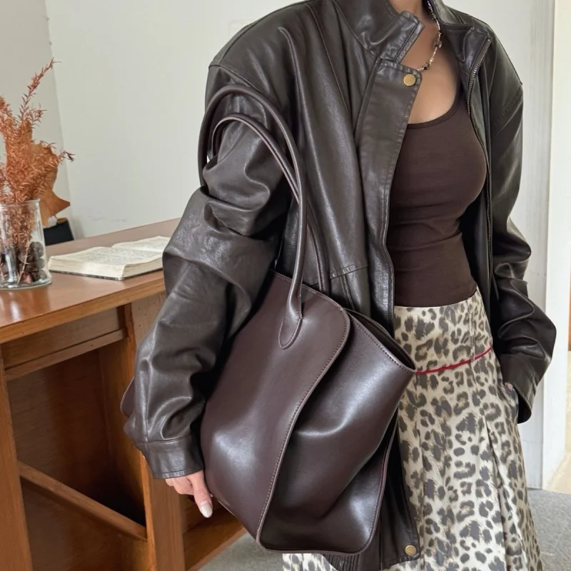Top-Grain Cowhide Leather Tote Bag, European American Style Underarm Shoulder Purse for Women, Large Capacity Work Commuter
Top-Grain Cowhide Leather Tote Bag, European American Style Underarm Shoulder Purse for Women, Large Capacity Work Commuter