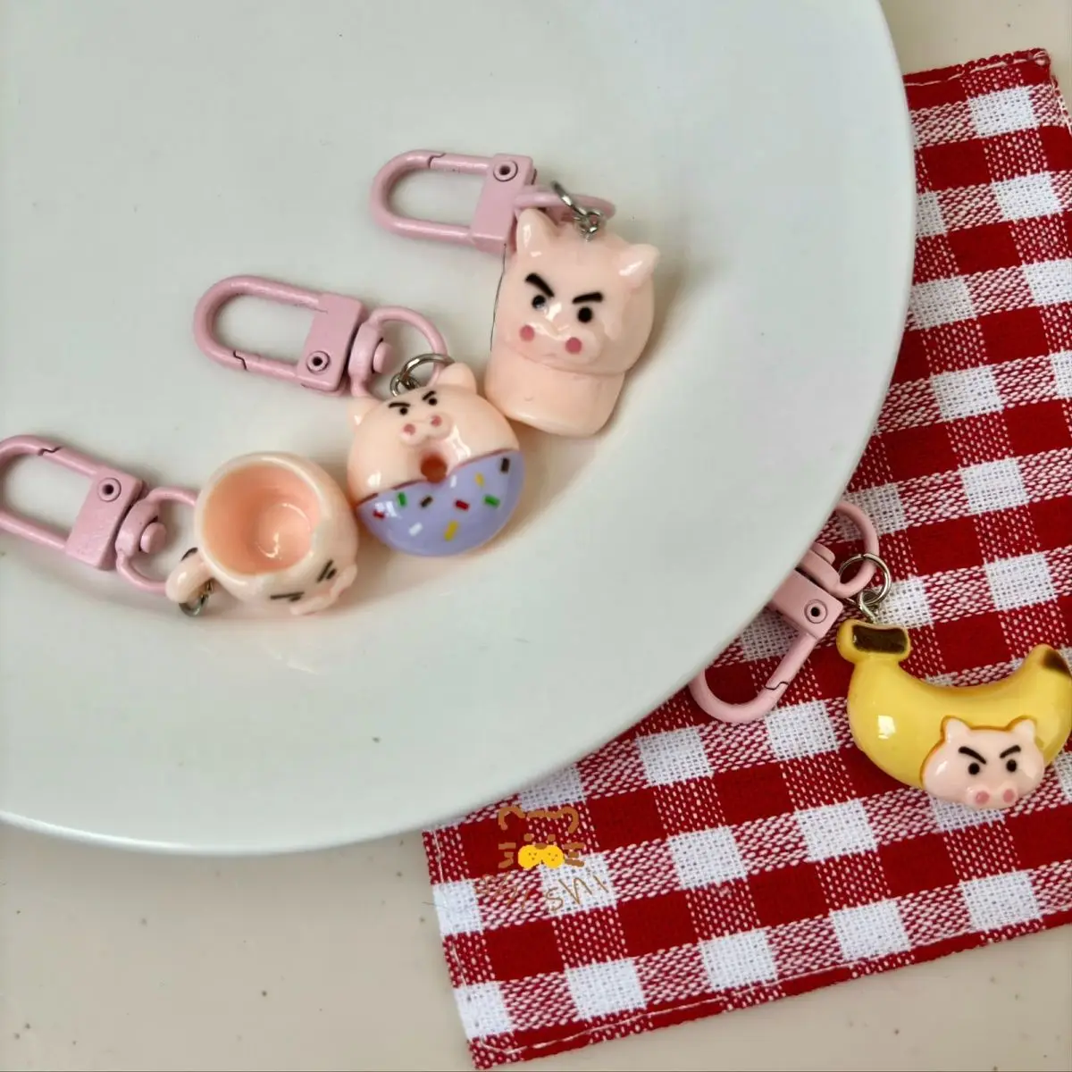 New Bandai Kawaii Crayon Shin Chan Creative Anime Cute Cartoon Key Chains Backpack Decoration Couple Pendant Birthday Gift
New Bandai Kawaii Crayon Shin Chan Creative Anime Cute Cartoon Key Chains Backpack Decoration Couple Pendant Birthday Gift