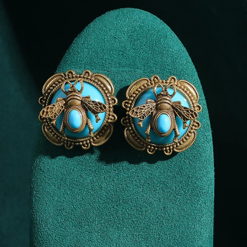 6 Colors Vintage Jewelry Bee Stud Blue Earrings Natural Glass Stone Woman Luxury Brands Gold Color Antique High Quality 2025 New
6 Colors Vintage Jewelry Bee Stud Blue Earrings Natural Glass Stone Woman Luxury Brands Gold Color Antique High Quality 2025 New