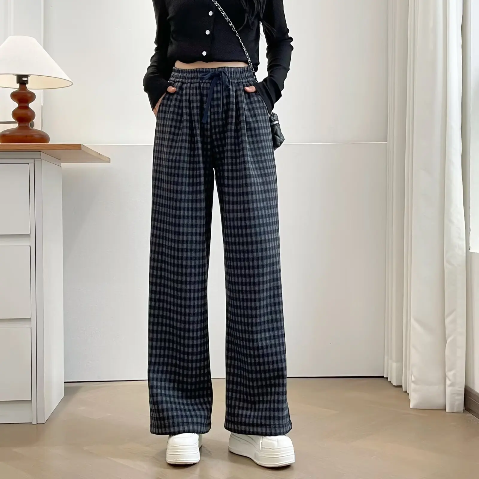 XXXXL модные женские широкие брюки больших размеров, классические и универсальные большие размеры, зима 2025 года, флисовые и утолщенные брюки в клетку
XXXXL модные женские широкие брюки больших размеров, классические и универсальные большие размеры, зима 2025 года, флисовые и утолщенные брюки в клетку