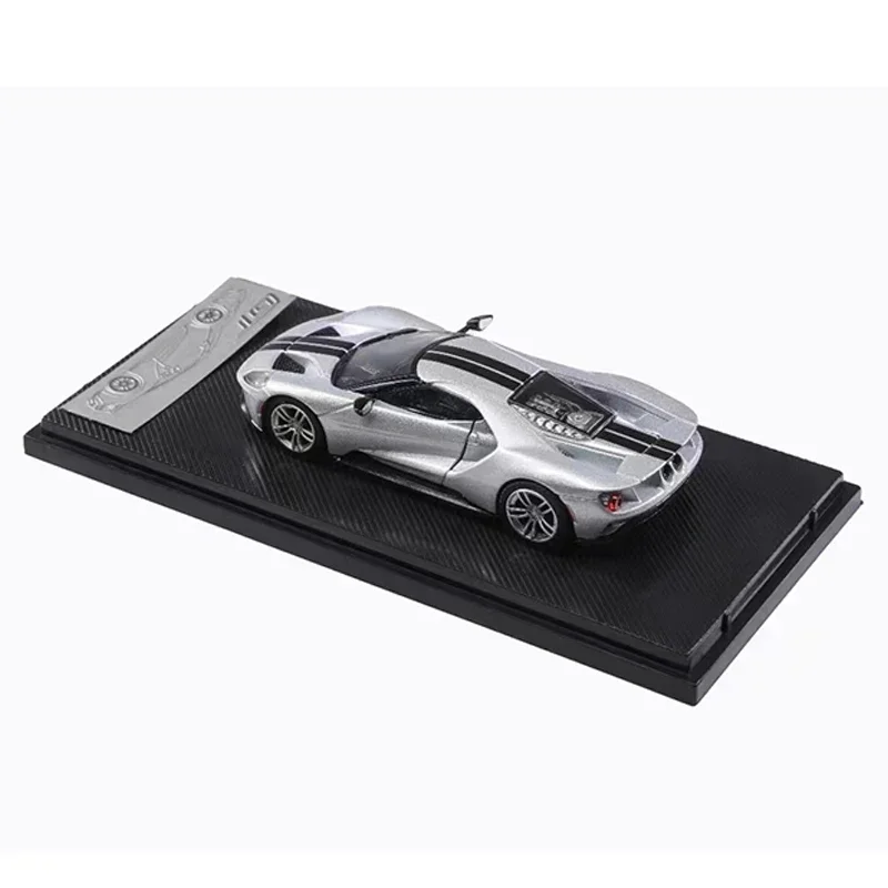 Модель автомобиля GT 1:64, литой спортивный автомобиль из сплава под давлением, серебристого цвета
Модель автомобиля GT 1:64, литой спортивный автомобиль из сплава под давлением, серебристого цвета
