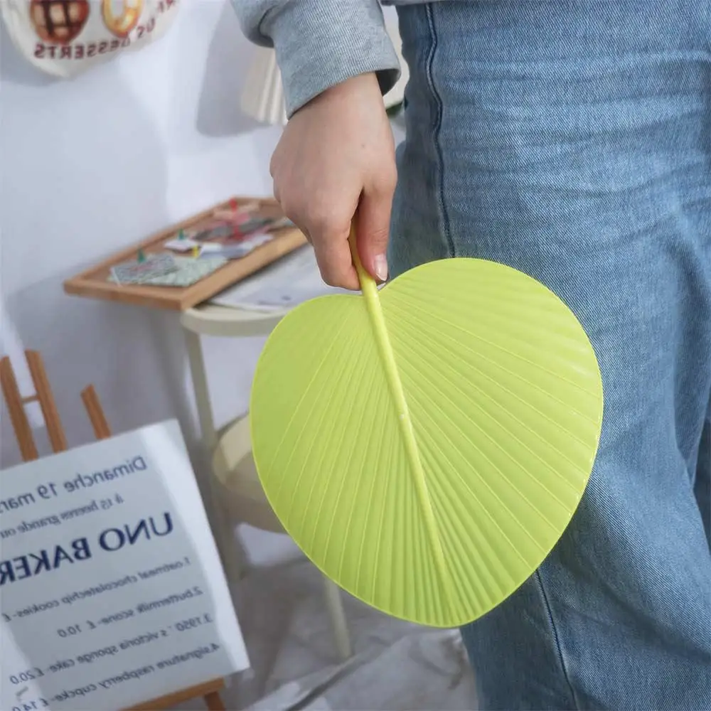 Durable Plastic Artificial Palm-Leaf Fan Large Size Thickened Artificial Straw Fan Vintage Hand Fans Photo Props
Durable Plastic Artificial Palm-Leaf Fan Large Size Thickened Artificial Straw Fan Vintage Hand Fans Photo Props