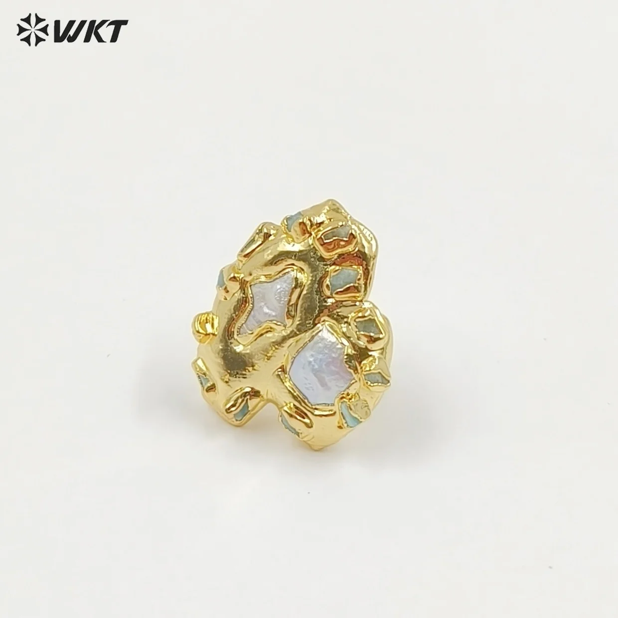 WT-MPR149 Изысканное роскошное позолоченное женское кольцо с крестом и квадратным натуральным пресноводным жемчугом и маленькими камнями для свадебного подарка
WT-MPR149 Изысканное роскошное позолоченное женское кольцо с крестом и квадратным натуральным пресноводным жемчугом и маленькими камнями для свадебного подарка