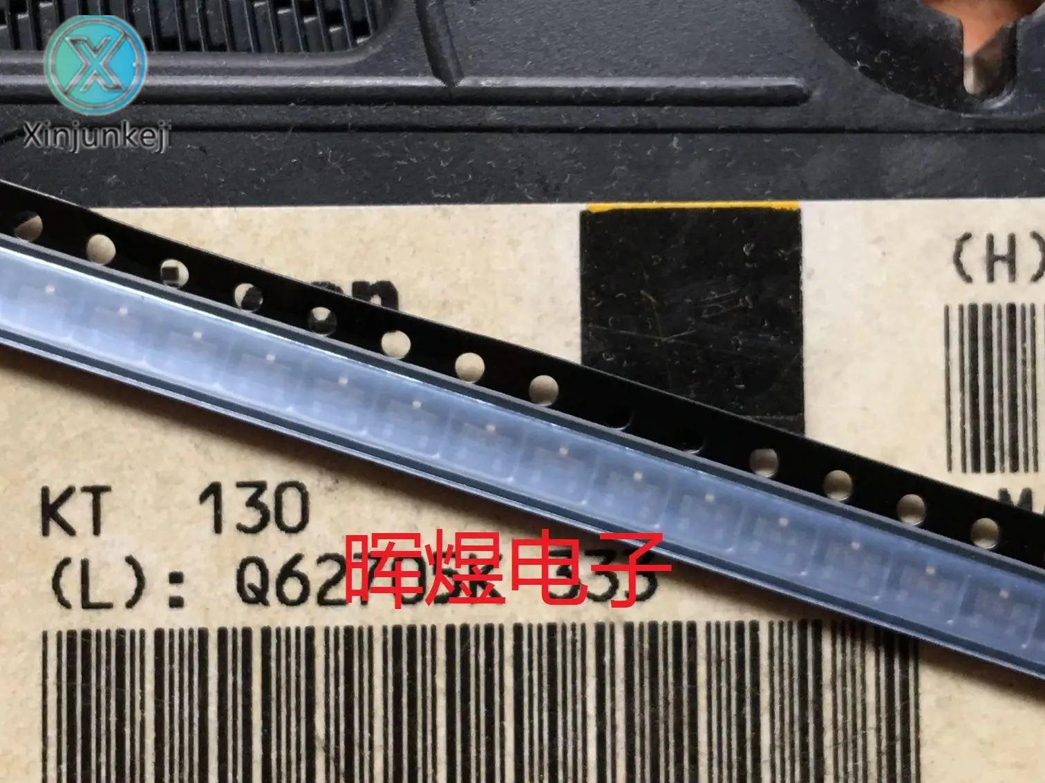 Новый оригинальный датчик температуры KT130 Q62705K333 SOT-23 INFINE, 10 шт., Шелковый экран: T1s
Новый оригинальный датчик температуры KT130 Q62705K333 SOT-23 INFINE, 10 шт., Шелковый экран: T1s
