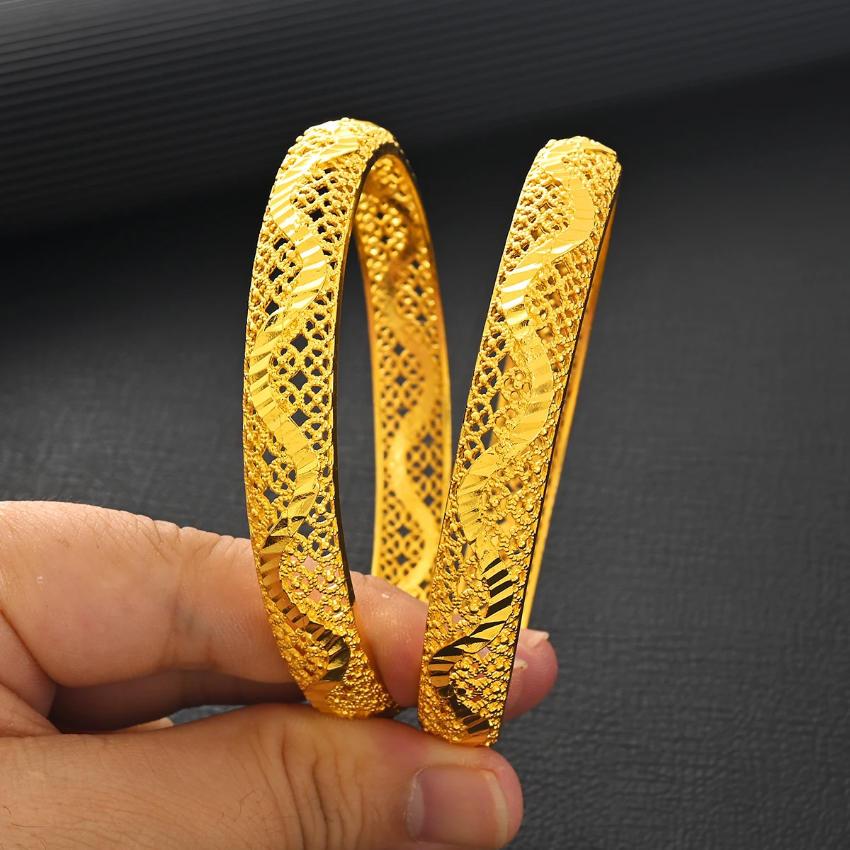 68MM Gold Color Dubai Bangle Women Middle East Ethiopian Mesh Bracelets Wedding Jewelry African Wedding Party Gifts #020
68MM Gold Color Dubai Bangle Women Middle East Ethiopian Mesh Bracelets Wedding Jewelry African Wedding Party Gifts #020
