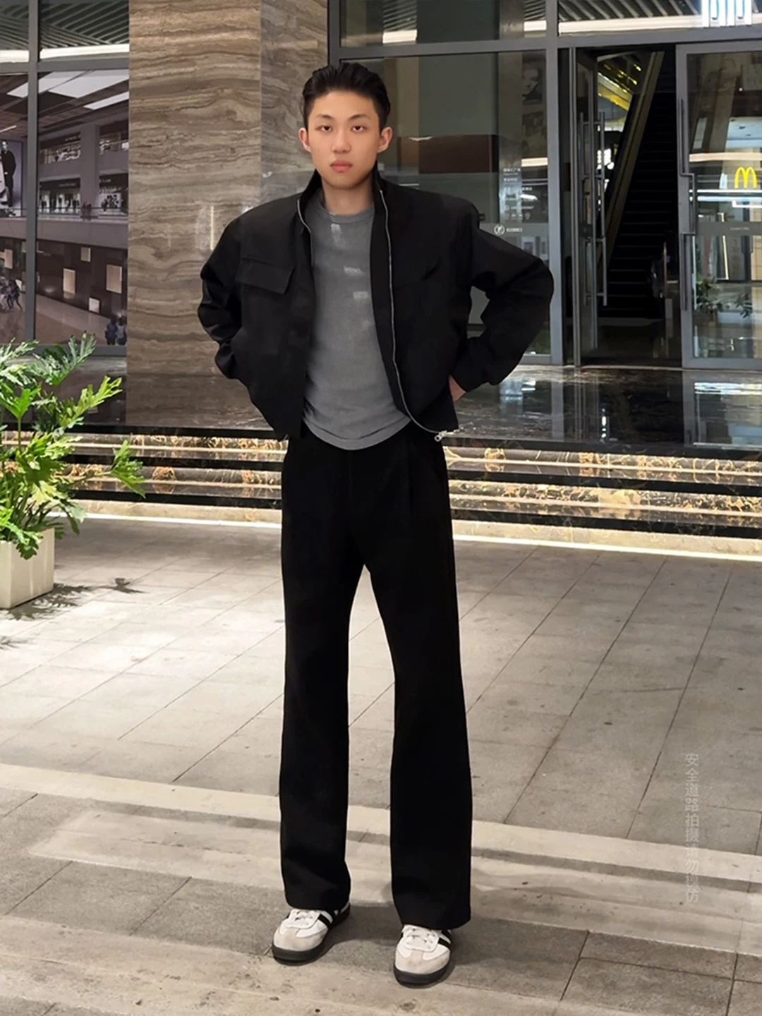 Black Elastic Flared Jeans Men's Winter High Street Fleece Straight Leg American Slimming Knife Pants Cleanfit Style
Black Elastic Flared Jeans Men's Winter High Street Fleece Straight Leg American Slimming Knife Pants Cleanfit Style
