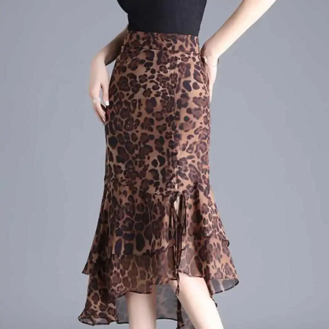 Female Skirts High Waist Leopard Print Chiffon Midi Women's Skirt Irregular A Line Stylish Casual Y2k Vintage Korean Fashion
Female Skirts High Waist Leopard Print Chiffon Midi Women's Skirt Irregular A Line Stylish Casual Y2k Vintage Korean Fashion