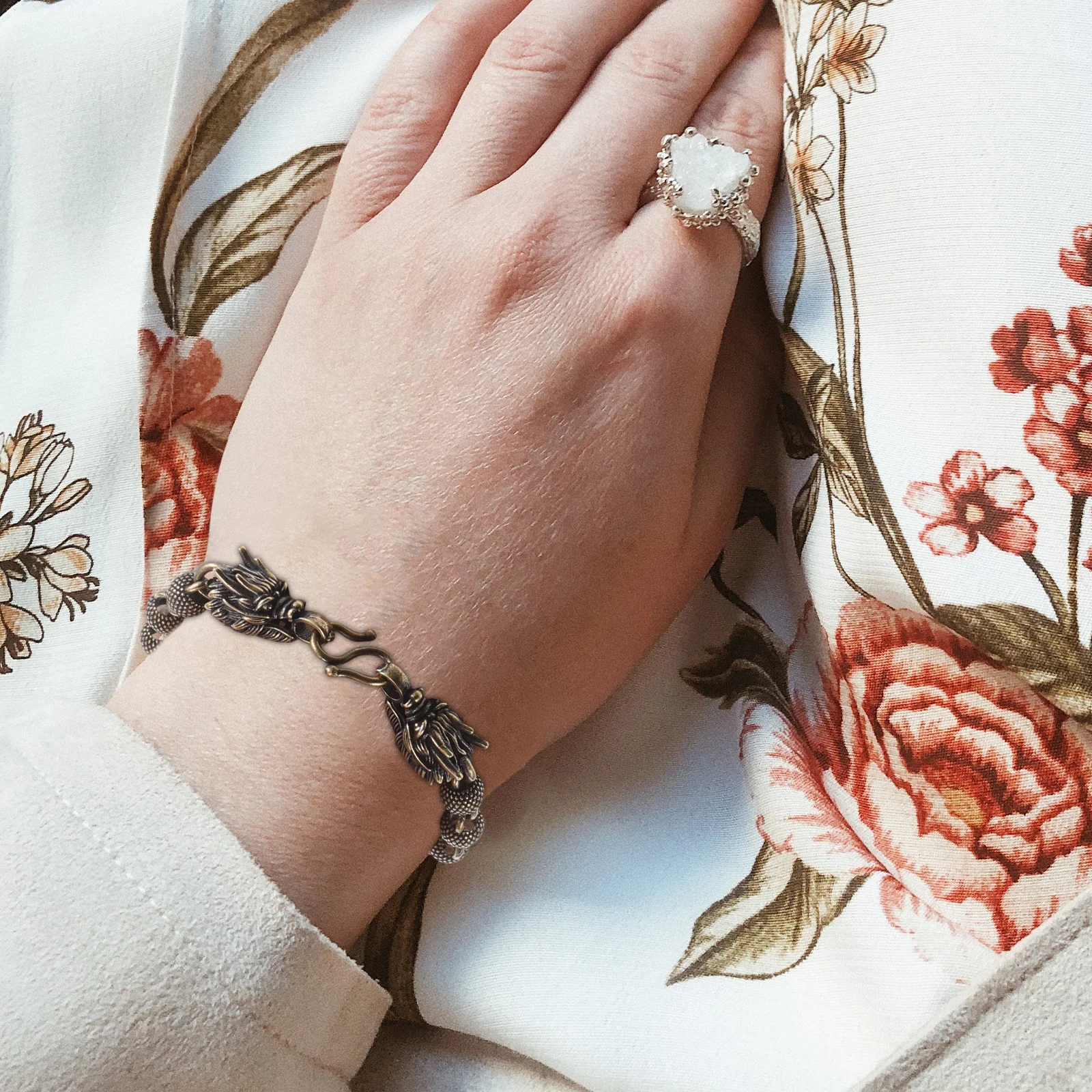 Unique Vintage Dragon Head Copper Bracelet Handmade Beaded Bangle Stylish Unisex Fashion Jewelry Men Women Mens Bracelet
Unique Vintage Dragon Head Copper Bracelet Handmade Beaded Bangle Stylish Unisex Fashion Jewelry Men Women Mens Bracelet