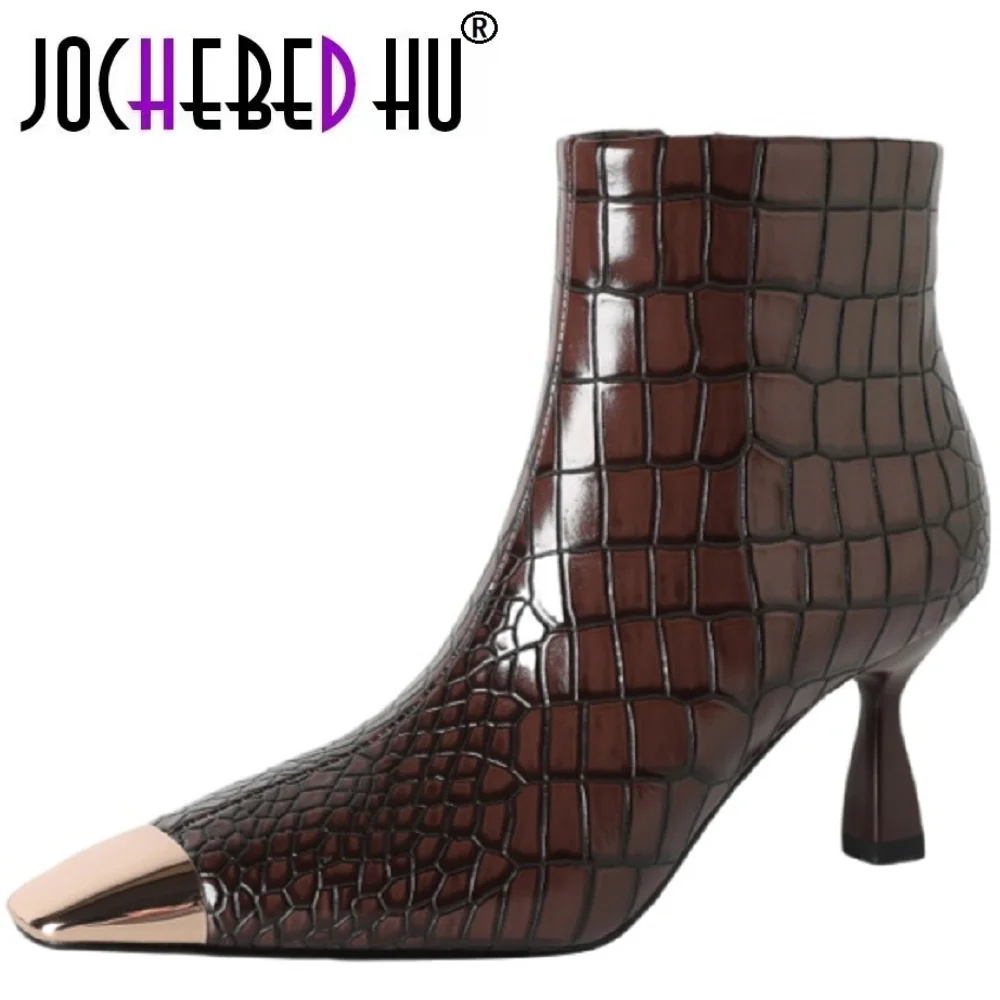 【JOCHEBED HU】New Autumn Winter Women Handmade Genuine Leather Short Ankle Boot Square Toe High Heels Modern Ladies Shoes 34-40
【JOCHEBED HU】New Autumn Winter Women Handmade Genuine Leather Short Ankle Boot Square Toe High Heels Modern Ladies Shoes 34-40