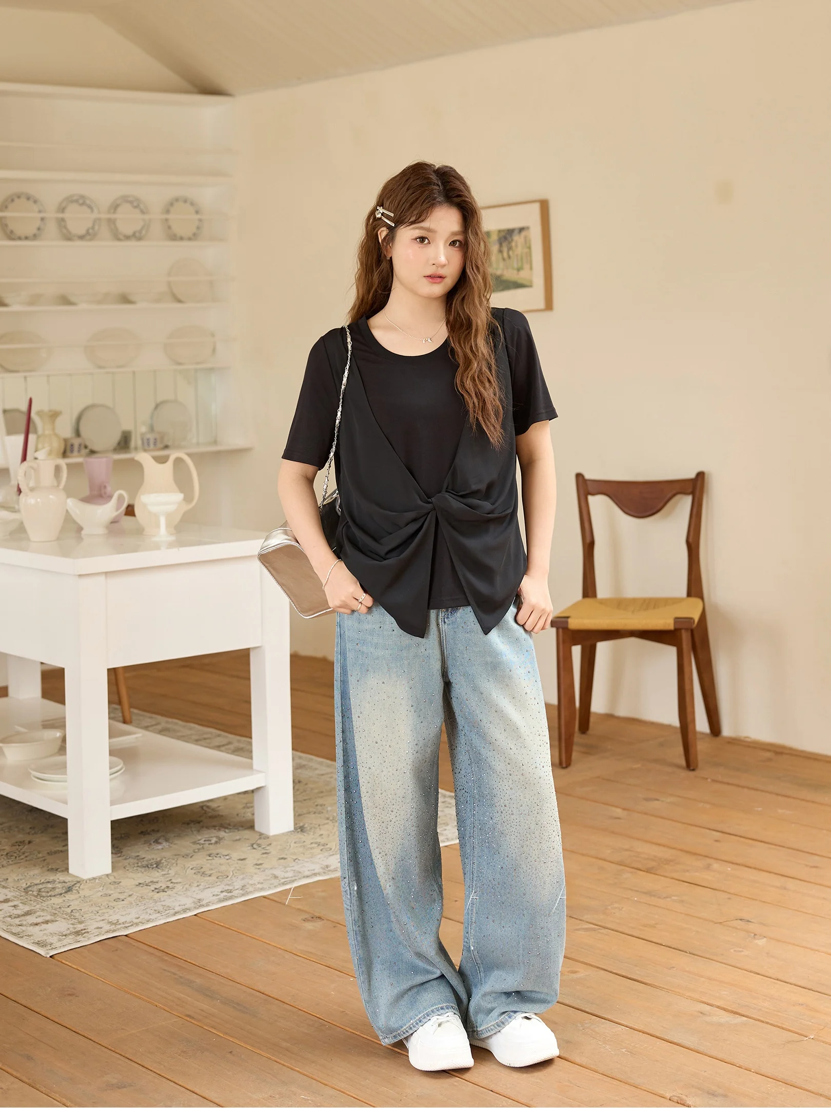 Fashionable Crystal Embellished Loose Jeans for plus Size Women Summer Trendy Diamond Decorated Casual High Waist Straight Leg
Fashionable Crystal Embellished Loose Jeans for plus Size Women Summer Trendy Diamond Decorated Casual High Waist Straight Leg