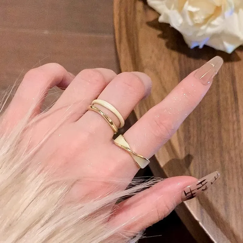 925 Sterling Silver Open Finger Ring Golden Enamel Cream Folding Elegant Geometric For Women Jewelry Gift Dropship Wholesale
925 Sterling Silver Open Finger Ring Golden Enamel Cream Folding Elegant Geometric For Women Jewelry Gift Dropship Wholesale