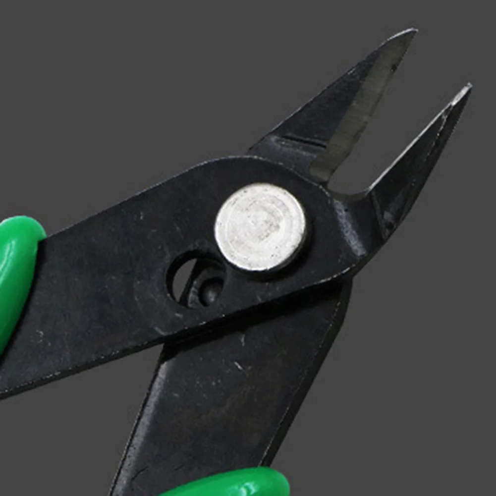 Diagonal Plier Cable Cutter Long Grip Grips Jaw Sturdy Tool Steel 130*80 Mm Practical Trimming Plastic Products
Diagonal Plier Cable Cutter Long Grip Grips Jaw Sturdy Tool Steel 130*80 Mm Practical Trimming Plastic Products