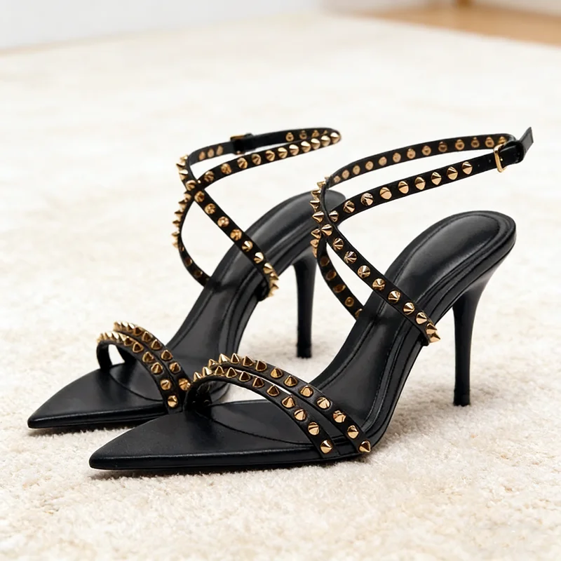 Роскошные дизайнерские босоножки на тонком каблуке с заклепками, женские летние пикантные туфли на высоком каблуке с острым носком и ремешком на щиколотке, элегантная обувь для вечеринок
Роскошные дизайнерские босоножки на тонком каблуке с заклепками, женские летние пикантные туфли на высоком каблуке с острым носком и ремешком на щиколотке, элегантная обувь для вечеринок