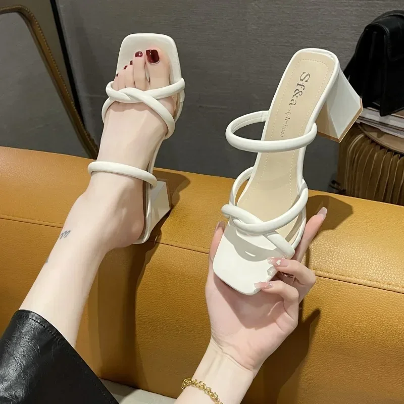 New Summer Fashion Bare Toed Square Head Mid-heel Shoes Pleated Chunky Sandals with A Line Single Shoe Women
New Summer Fashion Bare Toed Square Head Mid-heel Shoes Pleated Chunky Sandals with A Line Single Shoe Women
