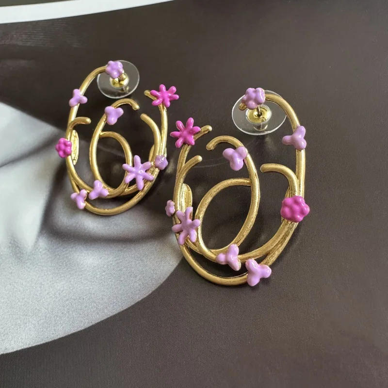 YEEVAA Vintage Enamel Flower Oval Hoop Earrings, Multicolor Floral Filigree Openwork Earrings for Women Fashion Jewelry
YEEVAA Vintage Enamel Flower Oval Hoop Earrings, Multicolor Floral Filigree Openwork Earrings for Women Fashion Jewelry