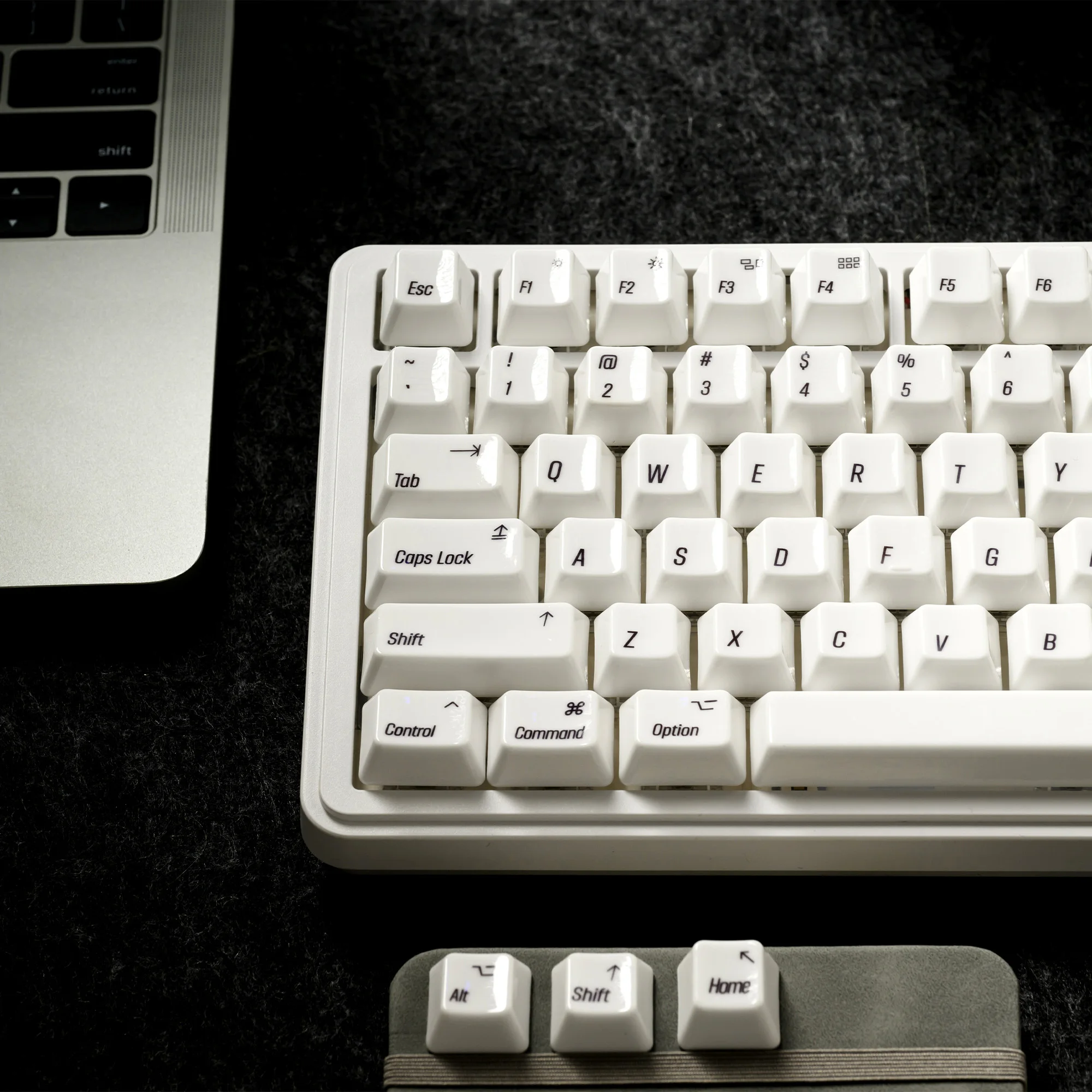 XVX Ceramic Full Set Cherry Profile 120-Key Keycap Full Set MAC Style Black Character Design
XVX Ceramic Full Set Cherry Profile 120-Key Keycap Full Set MAC Style Black Character Design