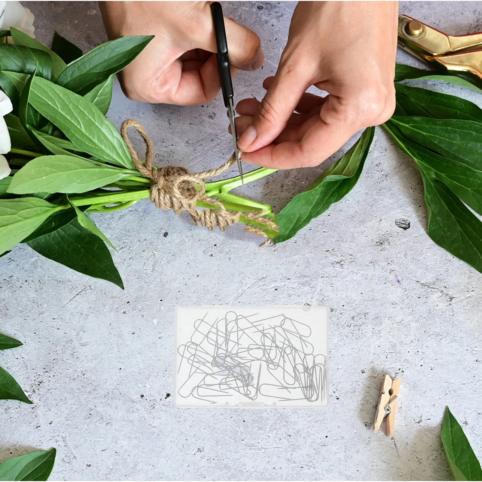 50pcs U-shaped Pins for Flower Arrangement Durable Stainless Steel Wreath Picks Plant Greenery Crafting
50pcs U-shaped Pins for Flower Arrangement Durable Stainless Steel Wreath Picks Plant Greenery Crafting