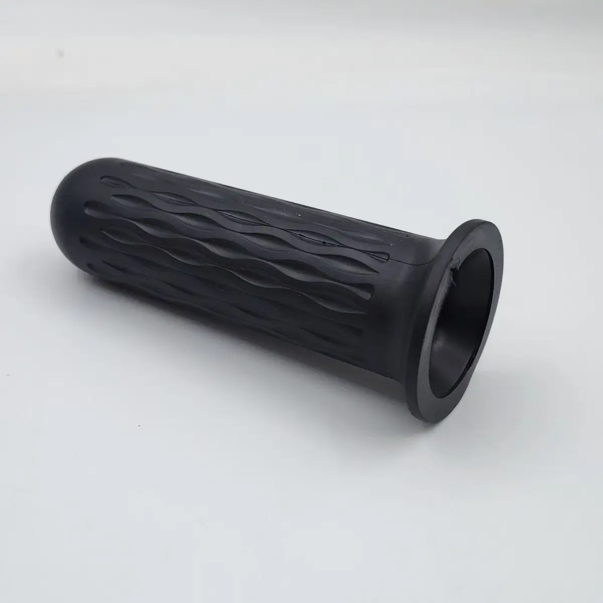 22 мм левая ручка переключателя, противоскользящая, клейкая ручка для мотоцикла электрического скутера
22 мм левая ручка переключателя, противоскользящая, клейкая ручка для мотоцикла электрического скутера