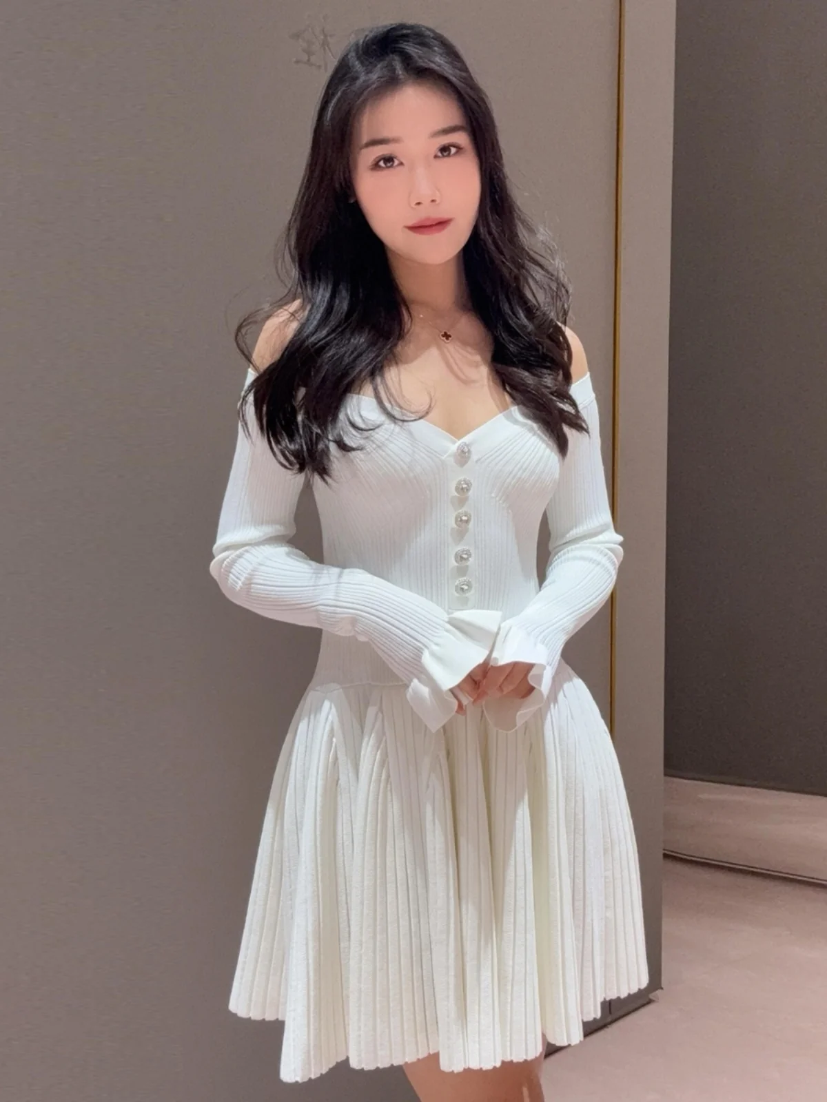 Sexy White Knitted Wrap Waist One oulder Dr Ele High Waist A-Line Skirt Long Sve Spring New Arrival Women's Dr
Sexy White Knitted Wrap Waist One oulder Dr Ele High Waist A-Line Skirt Long Sve Spring New Arrival Women's Dr