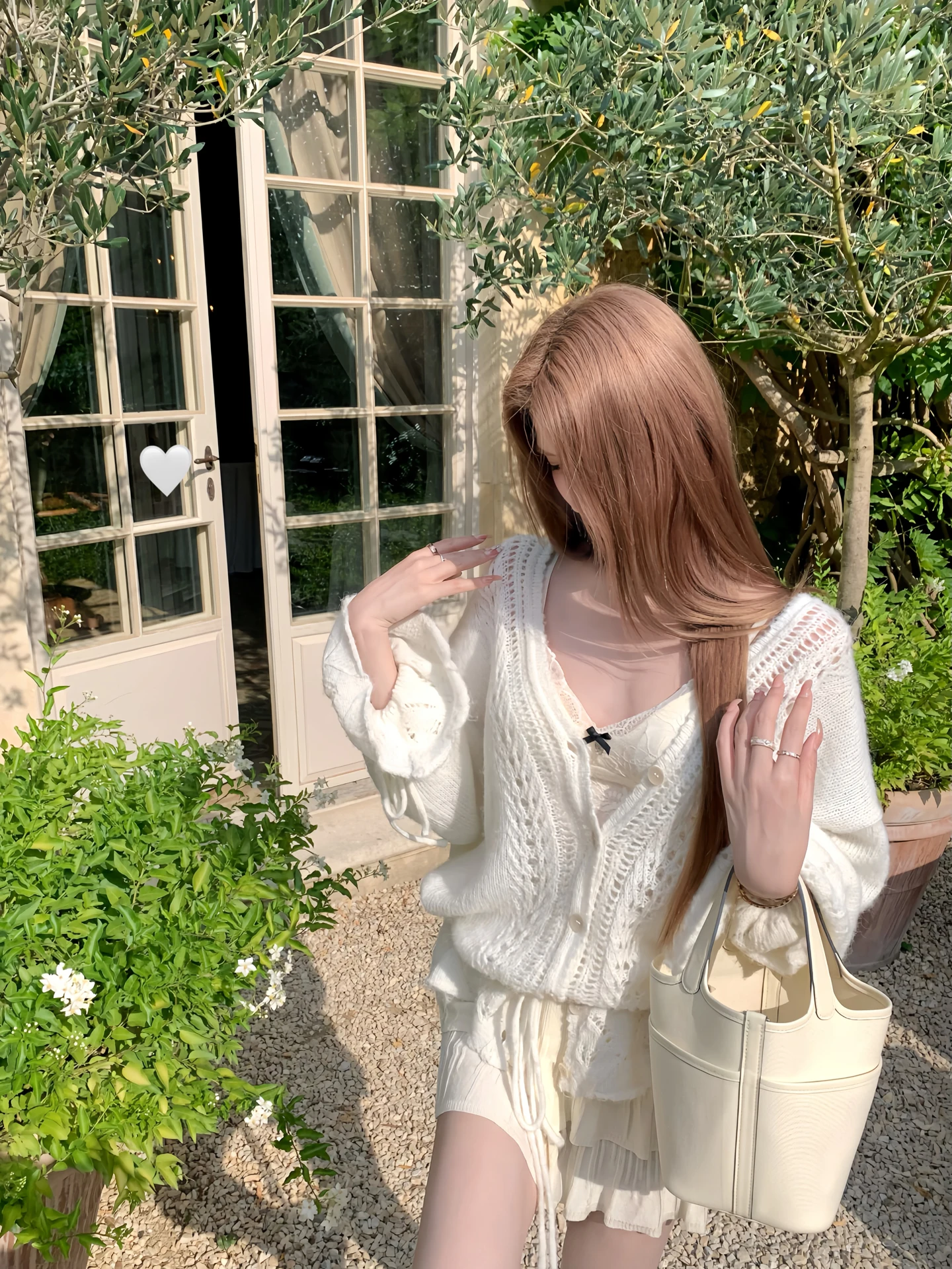 Loose V-ne Hollow Knitted Cardigan Outerwear Women's Korean Sle Early Autumn Camere Sweater Jaet Breathable Long Sve
Loose V-ne Hollow Knitted Cardigan Outerwear Women's Korean Sle Early Autumn Camere Sweater Jaet Breathable Long Sve